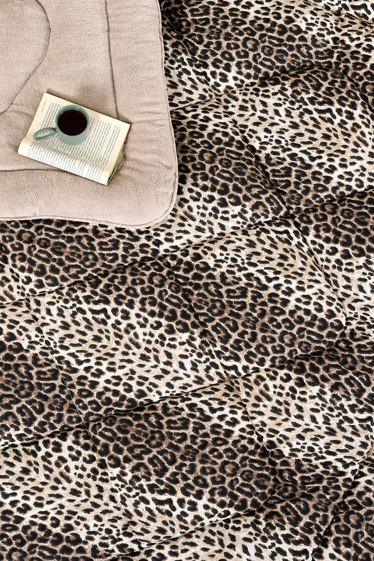ETE HOMETEX TEK KİŞİLİK LÜX WELSOFT YORGAN SETİ LEOPAR BEJ 155X215CM 8696474231961